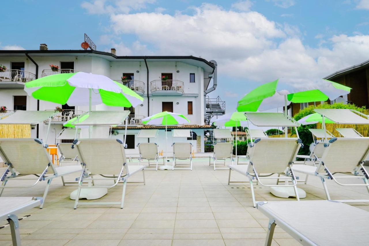 Hotel Vittoria Сирмионе Экстерьер фото